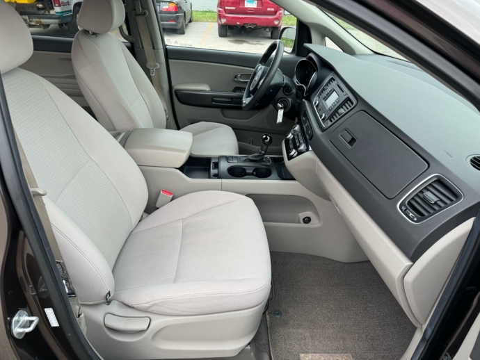 2016 Kia Sedona LX